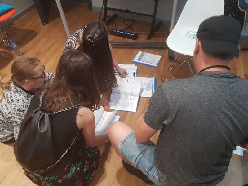MŁODY REALIZATOR DŹWIĘKU - warsztaty w Edukacyjnym Studio Nagrań