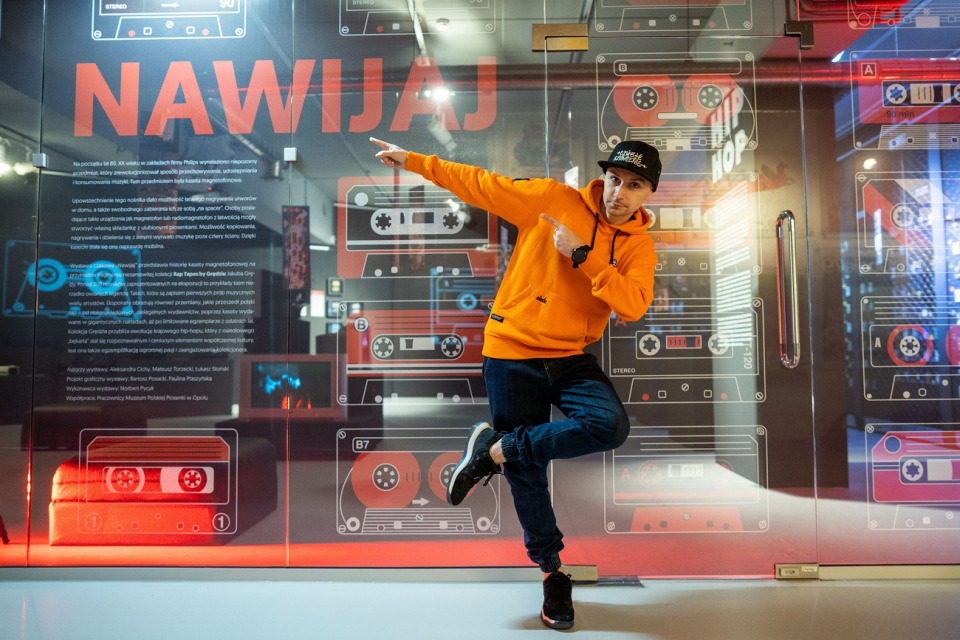 Spotkanie z Jakubem Grędą i wernisaż wystawy "Nawijaj"