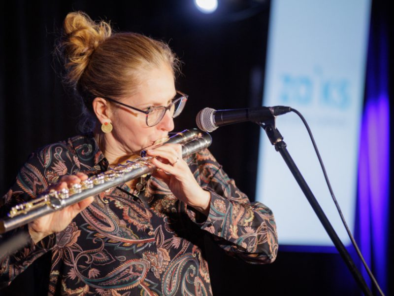 Zdjęcie z zajęć Małej Akademii Instrumentów z udziałem Małgorzaty Hlawsy