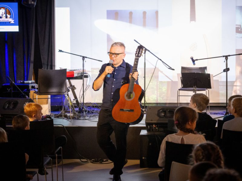 Mała Akademia Instrumentów z Adamem Mikulskim, fot. S. Mielnik