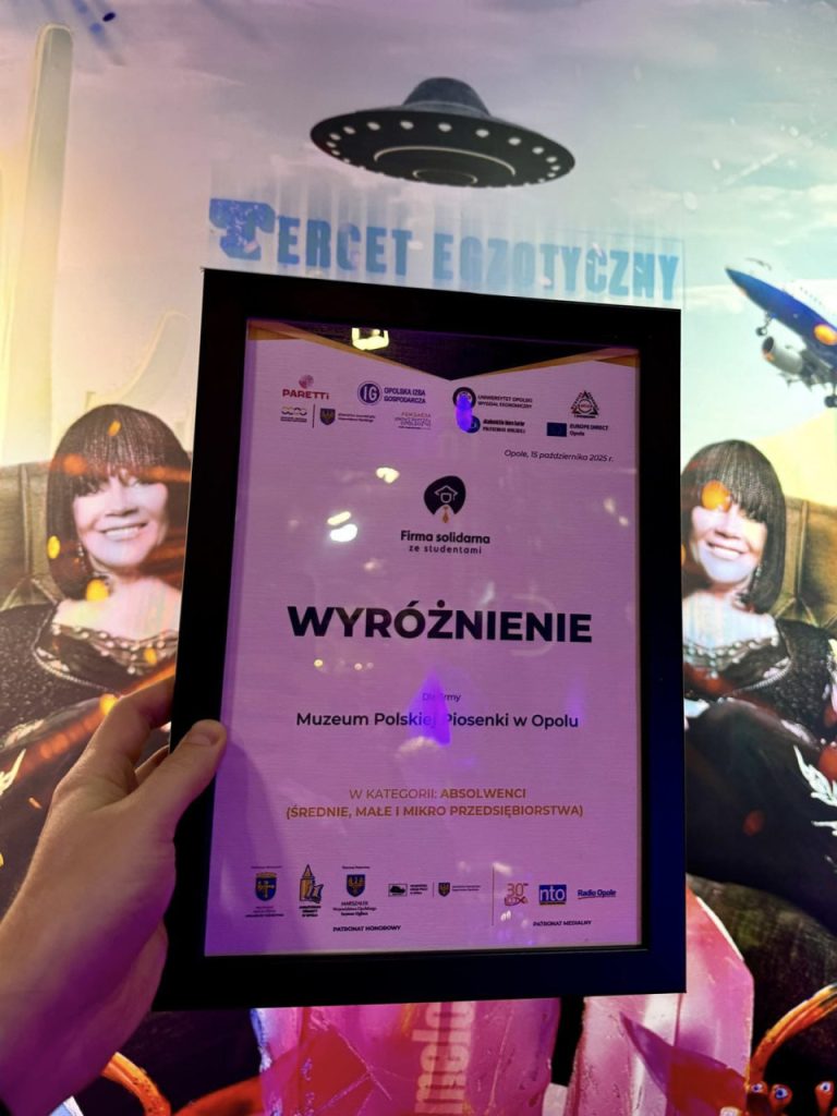„Firma solidarna ze studentami” - wyróżnienie w kategorii: Pracodawcy chętnie zatrudniający absolwentów, a także umożliwiający pracę zgodną z kierunkiem nauczania podczas trwania nauki, mającą na celu wdrożenie do przyszłego zatrudnienia, po zakończeniu edukacji
